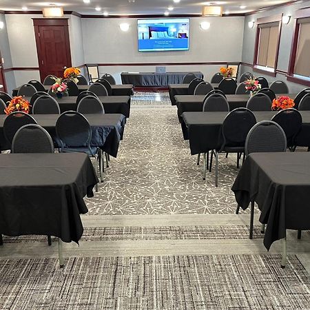 דווילס לייק Fireside Inn And Suites מראה חיצוני תמונה