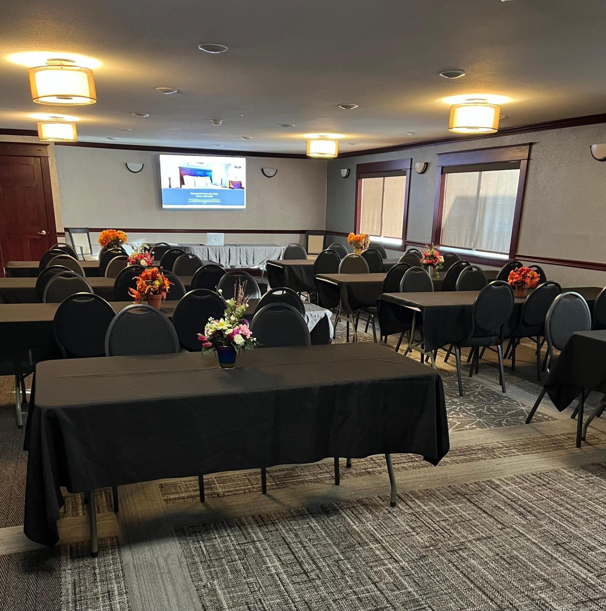 דווילס לייק Fireside Inn And Suites מראה חיצוני תמונה