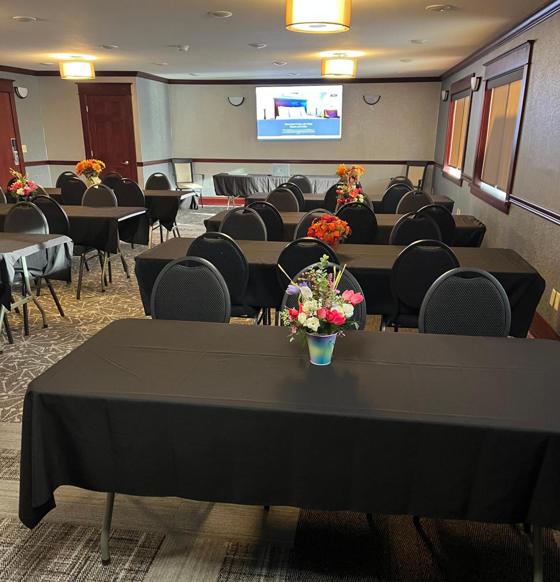 דווילס לייק Fireside Inn And Suites מראה חיצוני תמונה